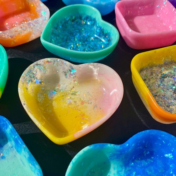 Heart Dish - Teal / Turquoise Rim and Holographic Blue Confetti Base - Picture 9 of 11